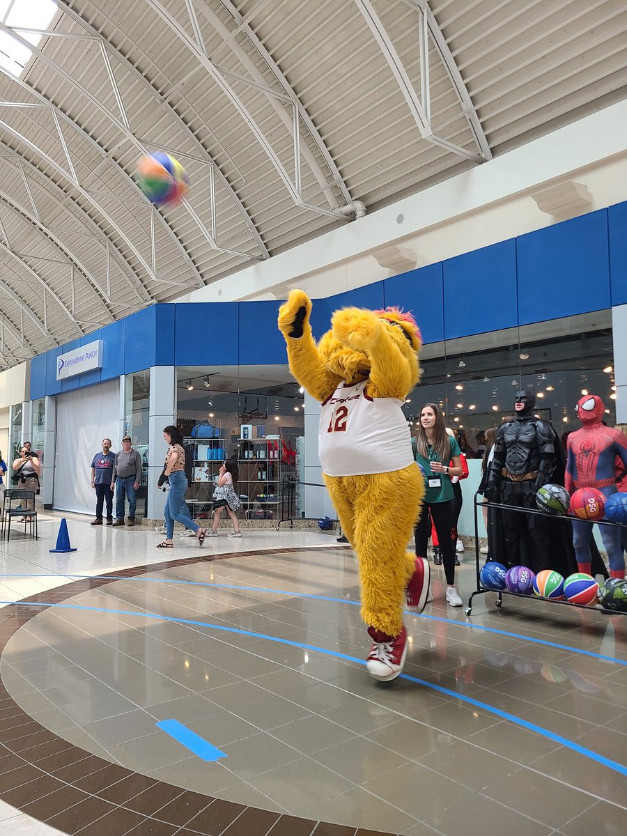 ChargePozzie's tweet photo. Gave it a "shot" at the @SouthPark_Mall Summer Madness 3 Point competition. 🏀

Turns out I'm a long way off from @smerrill05...

...the offseason work continues... https://t.co/4Q9poCRcmU