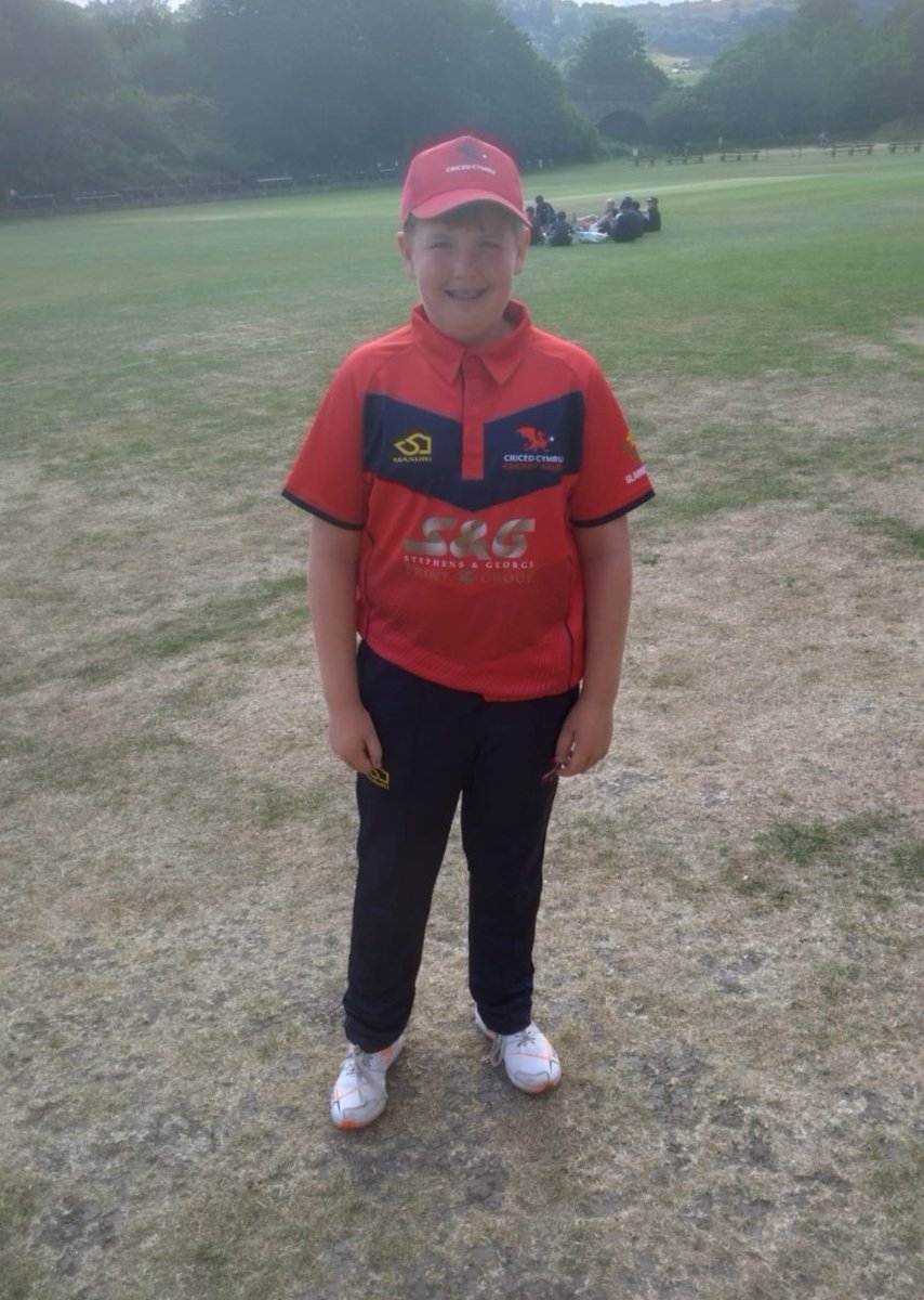 𝐁𝐫𝐢𝐭𝐨𝐧 𝐅𝐞𝐫𝐫𝐲 𝐒𝐭𝐞𝐞𝐥 𝐂𝐂 🐝 tweet media