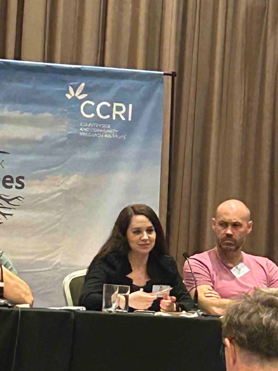 MEMBRA_Trees (@membra_trees) on Twitter photo In <a href="/CASTOResearch/">CASTOR Treescapes</a> led session on interdisciplinary working, our PI <a href="/ELunaDiez/">Dr Estrella Luna-Diez</a> explains how the <a href="/WalkingForest4/">Walking Forest</a> artist group has really helped the scientists and classicists to understand each other, often by simplifying detailed concepts 🤝 #FutureTreescapes23 In <a href="/CASTOResearch/">CASTOR Treescapes</a> led session on interdisciplinary working, our PI <a href="/ELunaDiez/">Dr Estrella Luna-Diez</a> explains how the <a href="/WalkingForest4/">Walking Forest</a> artist group has really helped the scientists and classicists to understand each other, often by simplifying detailed concepts 🤝 #FutureTreescapes23