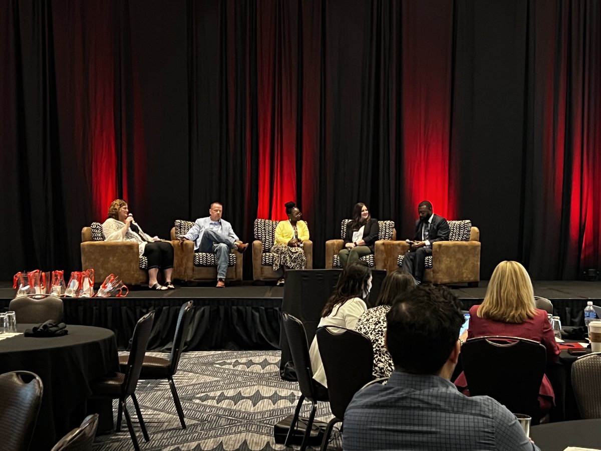 DougSunnyvale's tweet image. ⁦@ChristiAMorgan⁩ presenting ⁦@tasanet⁩ #TxEdFest this morning. So proud of her and the influence she has as an educator across the state!