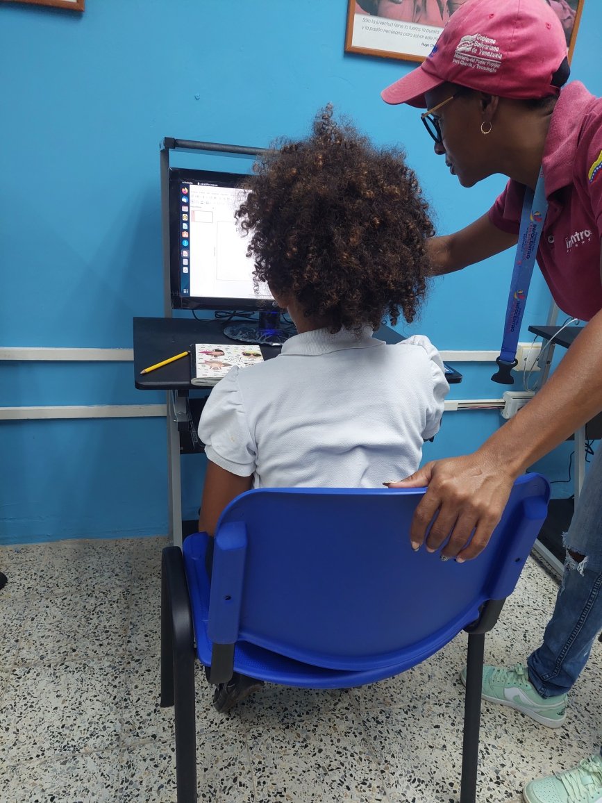 Aurayuren's tweet photo. #AnamariaFontCienciaVenezuela #CienciaParaLaVida desde el Infocentro Juan evangelista Echarri seguimos formando a los niños de la escuela Gladys Acosta Bello de Todasana https://t.co/nZw6XHT8xJ