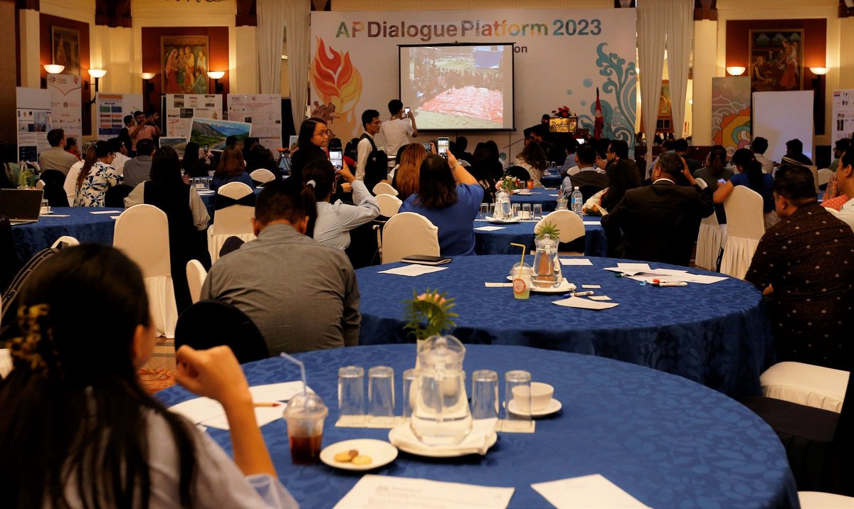 'Nepal's localized approach to Anticipatory Action: Paving the way from vulnerability to resilience.' @DCA_Nepal and @ihrrnepal shared the AA to tackle flooding at the 2023 Asia-Pacific Dialogue Platform on Anticipatory Action. #Flood #APDialoguePlatform #AnticipatoryAction