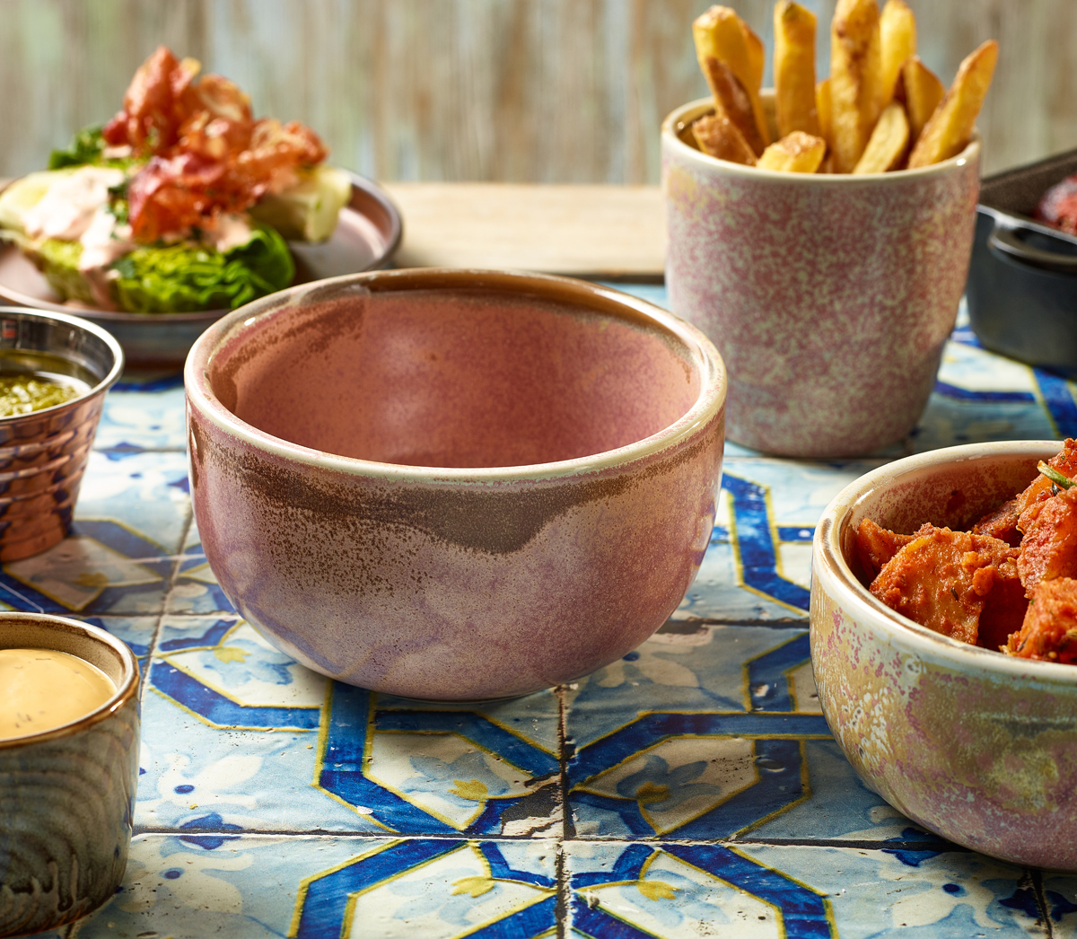 NevillesNews's tweet photo. Pretty in #pink!
Brighten up your table with the Rose Pink Terra Porcelain range. #GenWare

https://t.co/YGkxhgooXU

#cooking #tableware #contemporary #modern #interiordecor #porcelain #food #tabledecoration #pinktableware #plateset #restaurants #hospitality #wholesaler https://t.co/goKK6WmsgI