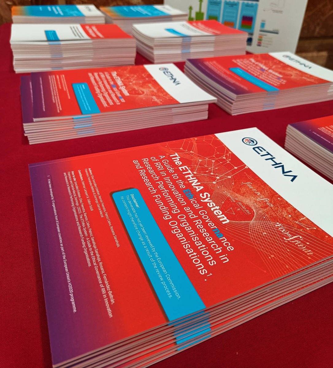 It's a wrap for today! Tomorrow, we will discuss recent policies and take a look into the future of #openscience.
<a href="/UJIuniversitat/">Universitat Jaume I</a> <a href="/fue_uji/">Fundación Universitat Jaume I-Empresa</a> <a href="/EuroFUE_UJI/">EUROFUE-UJI</a> #ujiciència