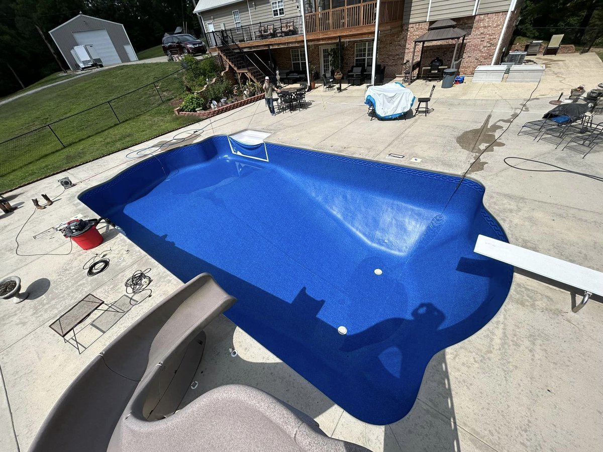 TaraPoolLife's tweet image. Ocean Wave is one of our top patterns! Its beautiful tile border provides just the right detail to make your backyard pop! 🤩 Thank you for sharing your installation with us RGG Pools &amp;amp; Services LLC!

#oceanwave #tarapools #summer2023