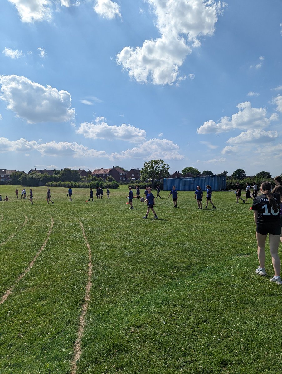 Y3HiStPrimary's tweet image. Lovely afternoon at @WinsfordAcademy with the @Y5HiStPrimary @Y6HiStPrimary dodgeball teams! 🌞☀️