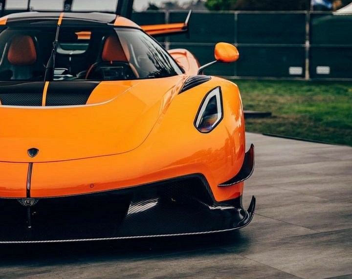 18Koenigsegg's tweet photo. Koenigsegg Jesko pumpkin 7258

The world's first Jesko, painted all over in pumpkin orange.

#koenigsegg #Jeskopumpkin #Koenigseggjeskopumpkin #no258 https://t.co/2DAAqEE1cD