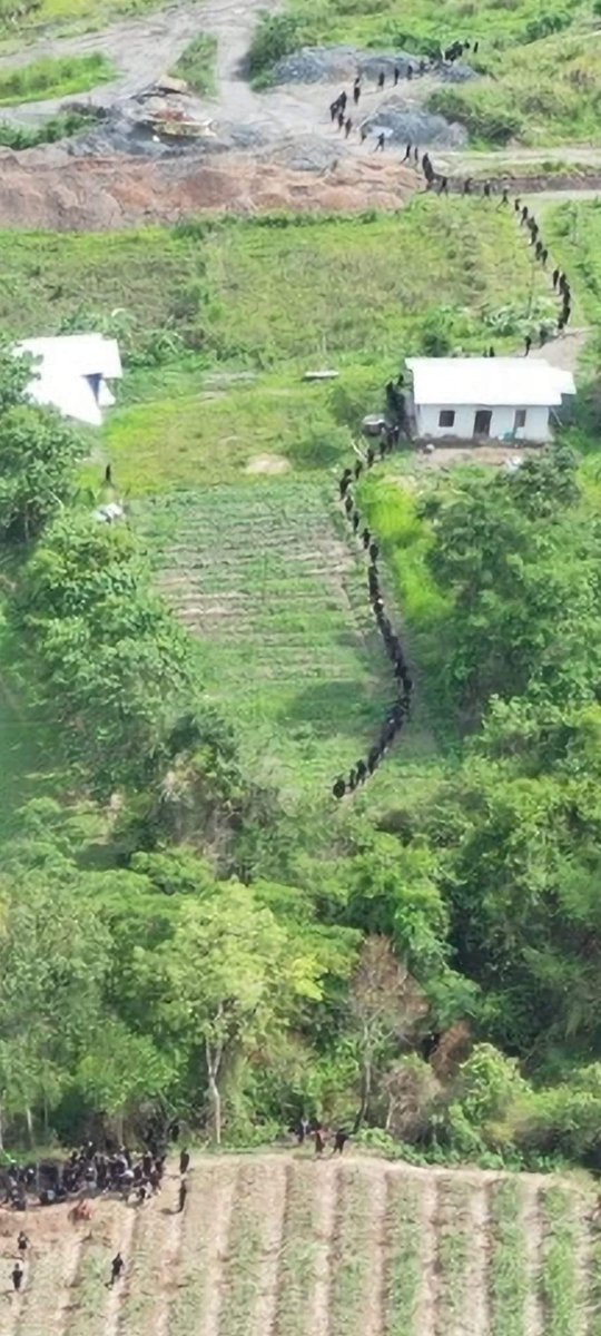 EiniAsengba's tweet photo. ALERT!! ALERT!!
Drone footage of Kuki militants started marching towards Torbung village.
@UN @UNHumanRights @UNPeacekeeping @UNPeacebuilding
@UNPeaceMission @indiagovernment @BJP4India @AmitShah @DefenceMinIndia @PMOIndia @rashtrapatibhvn
#SeparationAdministration
#Manipur https://t.co/J1webDcyrF