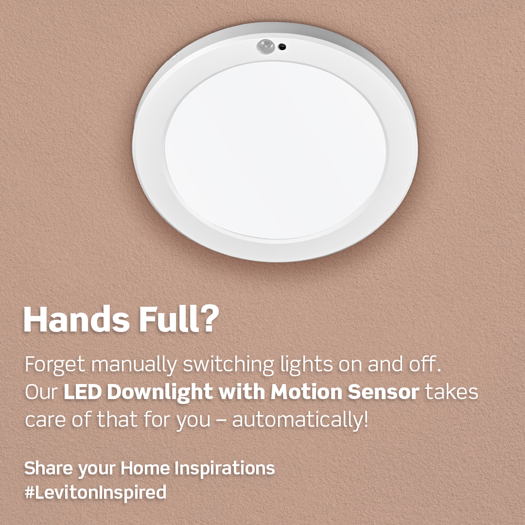 Leviton's tweet image. Our LED Downlight with Occupancy Sensor can automatically switch lights ON when it senses movement and OFF after no motion is detected. bit.ly/3WTHpaT
#switchfreeconvenience #automaticlighting #handsfull #lighttheway #motionsensor #LevitonInspired #homeinspirations