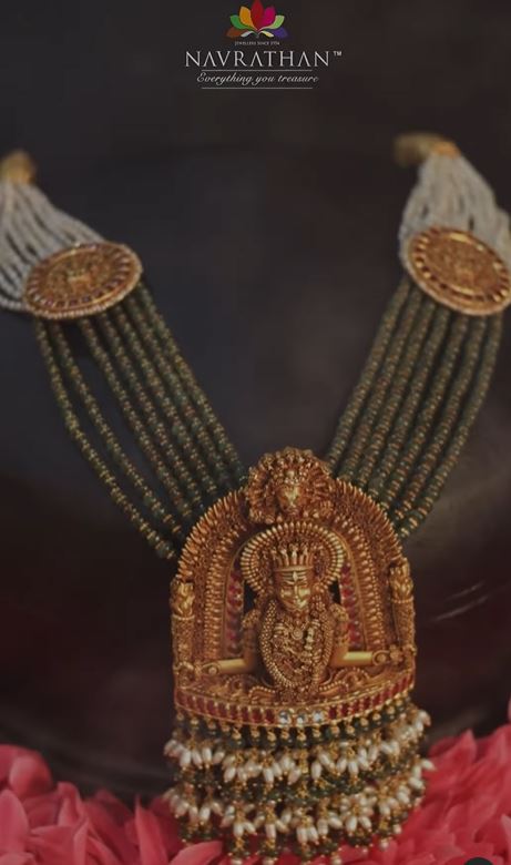 vijeshetty's tweet photo. Taking Tulunad Daivas to a new low !

Its a mockery of ancient beliefs &amp; disrespectful towards the Daivaradhane.

Remove this jewel design and take out the insta reel with immediate effect @NavrathanJewell 
Insta Id: navrathan1954

#SaveTulunadCulture #Kantara2 @shetty_rishab https://t.co/mAS6TyVtrD
