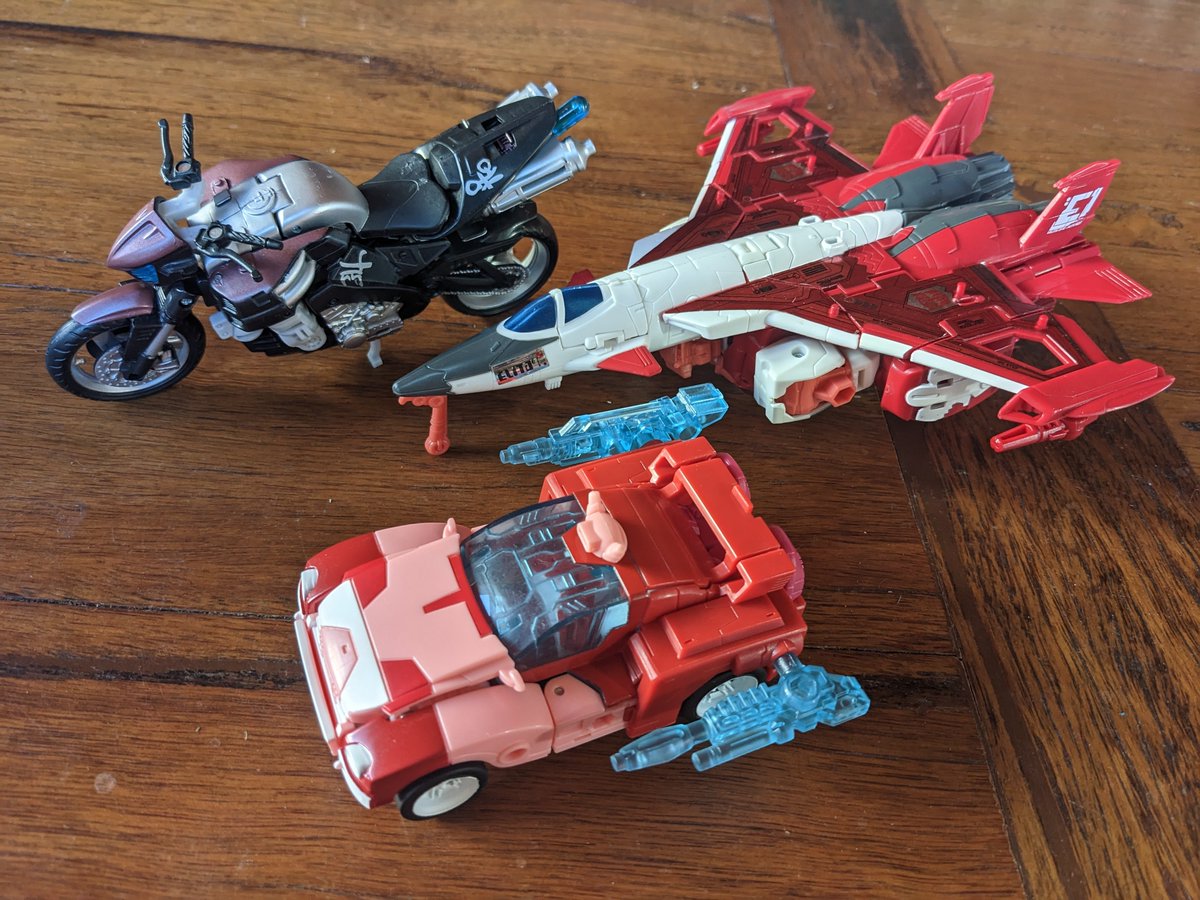 Lobst3rMobst3r's tweet photo. Elita-1 Elita-2 Elita-3 #transformers https://t.co/WfEiCESU1L