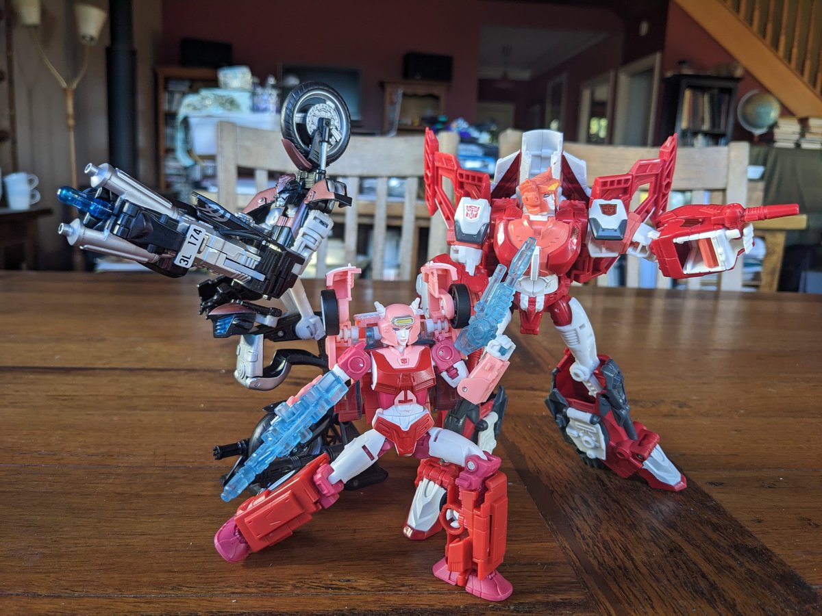 Lobst3rMobst3r's tweet photo. Elita-1 Elita-2 Elita-3 #transformers https://t.co/WfEiCESU1L