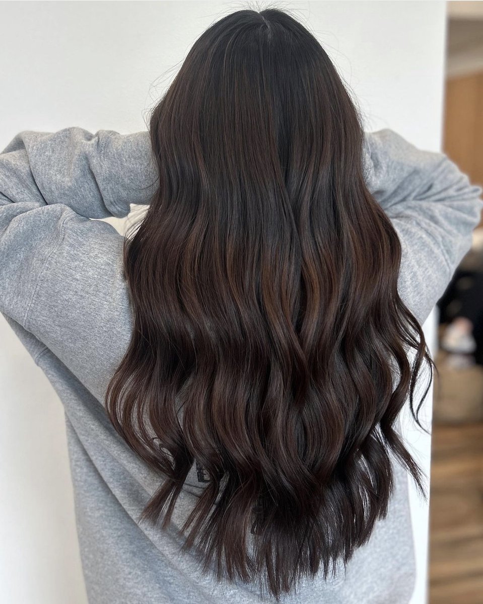 Chocolate Dream 
🍫🍫

ALL O V E R 

Glazed with perfection for the softest appearance 
Intrested in going darker or need a tone refresh - book now online or call 701.532.1112

@beautybyellieking ⁣
.⁣
.⁣
.⁣
.⁣
.⁣
#hairinspiration #hairinspo #hairs #hairtutoria...