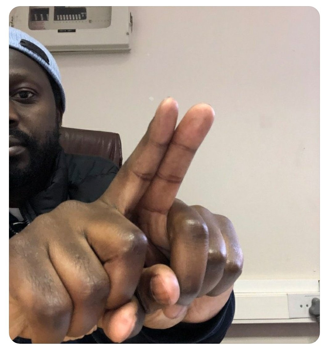 Atsikana onyasa ndikukana kuchosa mimba