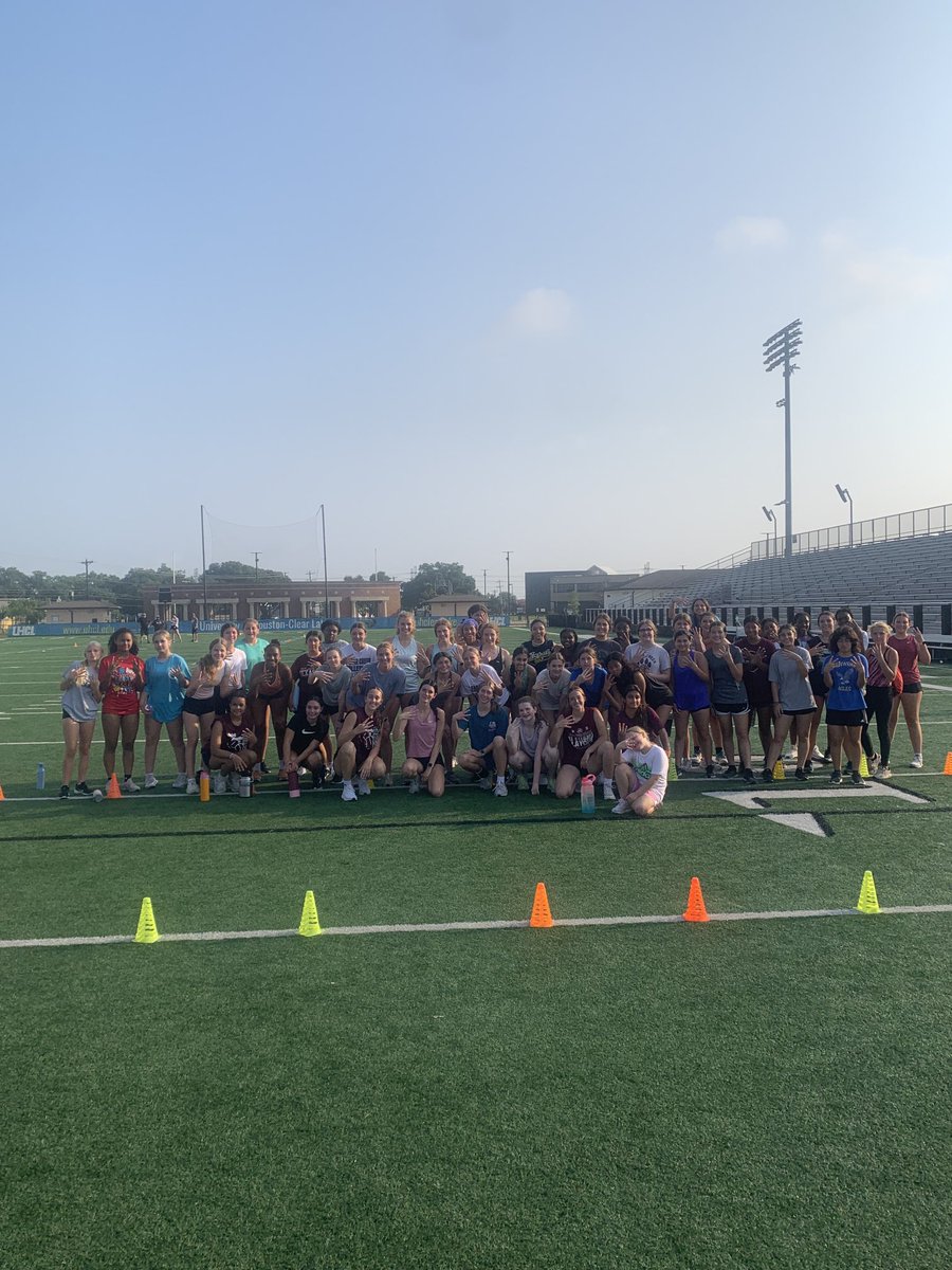 Our ⁦@CreekWildcats⁩ female athletes who made it all 4 days of the week for SAC Week #2!

#Nobodycaresworkharder!