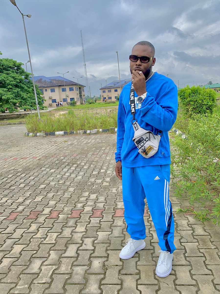 Infodowieblue's tweet photo. Ocean Deep 🌊

MY YOUNG BROTHER LOVED THESE PHOTOS 💙

15-07-2021 #ThrowBack

🎒 @NLNT_89 X @symply_tacha
👖 @adidas X @adidasoriginals
👟  @JumiaNigeria https://t.co/gaKRM6SaJG
