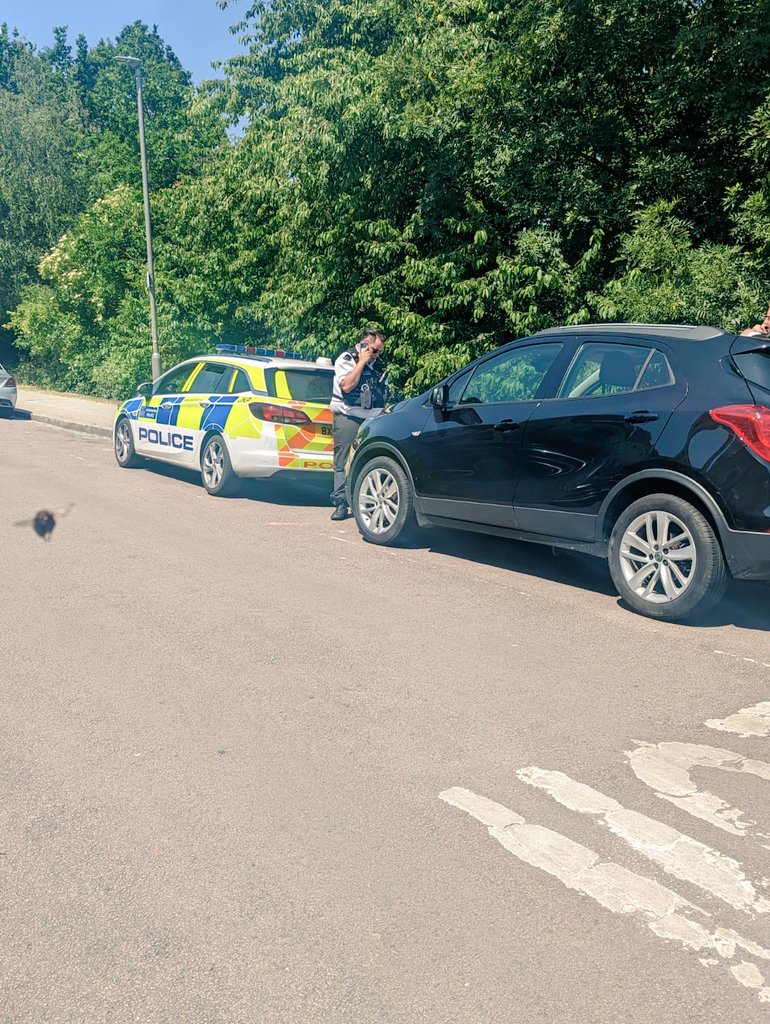 Recovery of a stolen vehicle... ✅️
Helping out Tooting Broadway SNT ✅️
Dealing with ASB calls around Furzedown ✅️
Getting photobombed by a fly ✅️

#saferneighbourhoods #furzedown #tooting