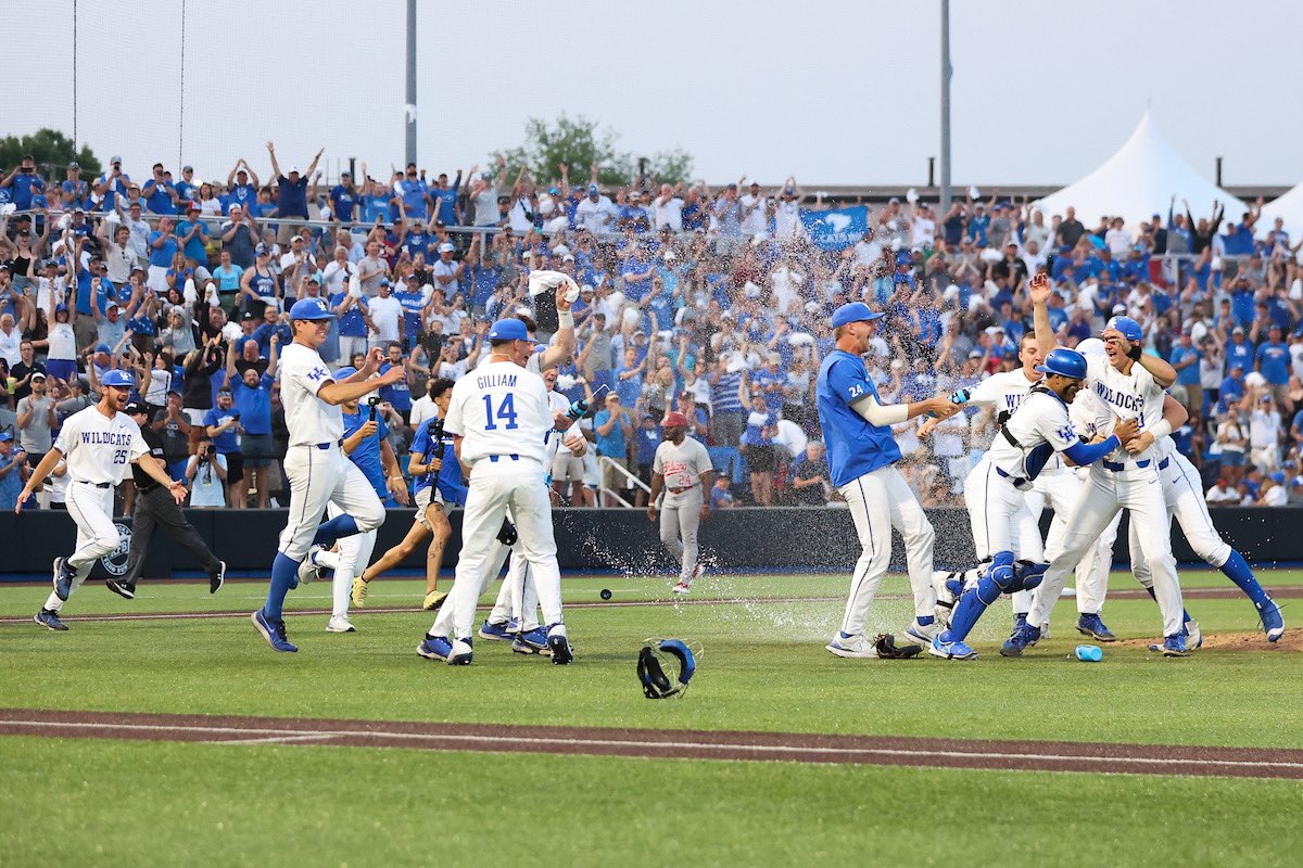 Darren Williams tweet media