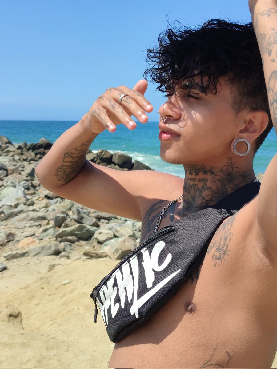 Marciano_Tattoo's tweet photo. Dónde todo es más sabroso.🏝️
#Caribe #SolyArena #Boytattoo https://t.co/yrvz9FdFKQ