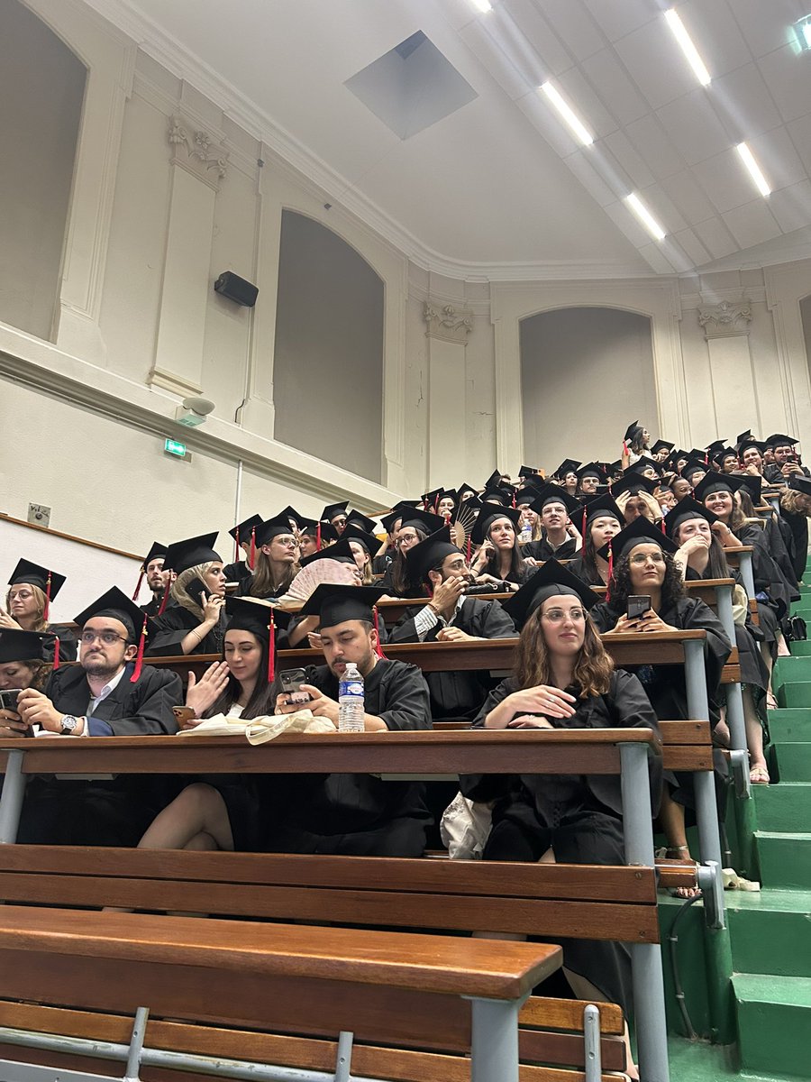 Nos diplômés ont pris place #CeremPharma2023