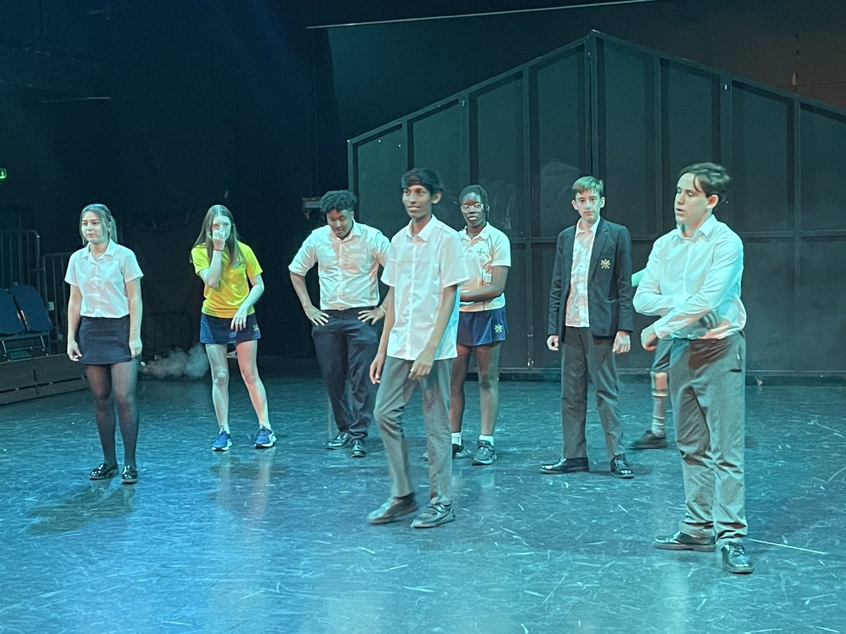 ElthamMoffat's tweet photo. House musical theatre rehearsal https://t.co/gWM0MXxR7T
