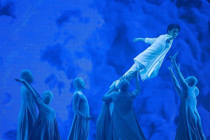 Soleyg02's tweet image. NO TIME TO DIE 

#TheRebornofBuild 
#Buildfirstsoloconcert 

#BuildJakapan #Beyourluve
@JakeB4rever