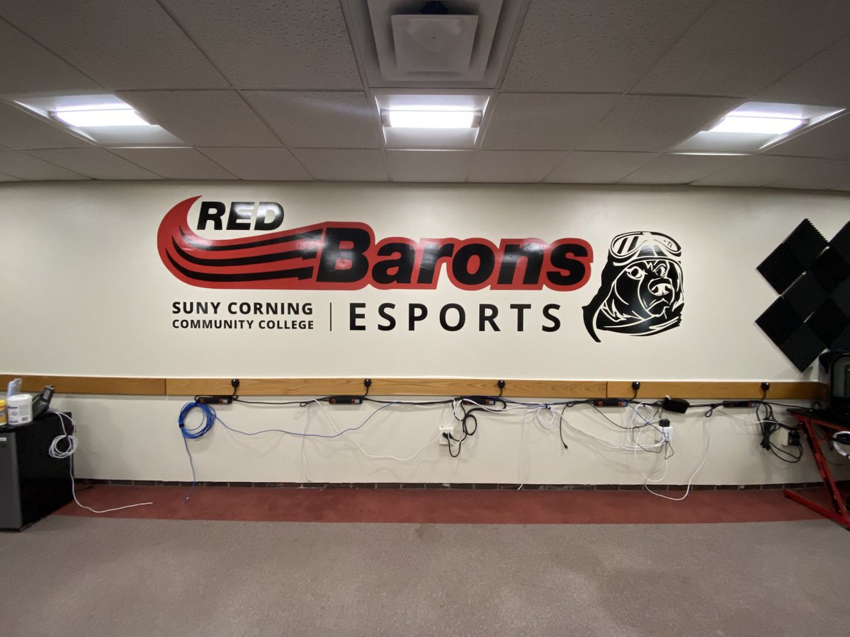 sunyccc_esports's tweet photo. Did someone say room decor?? Our beloved esports room got an upgrade this week 🤩🤩🤩 Already OBSESSED!!! Thank you to everyone at SUNY CCC that made this happen!! ❤️🖤❤️🖤❤️ #sunycccesports #sunyccc https://t.co/Lr5KLOO1g3