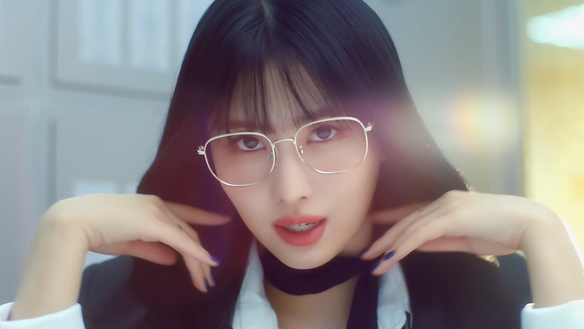#TWICE #트와이스 #MOMO #모모 <a href="/JYPETWICE/">TWICE</a>