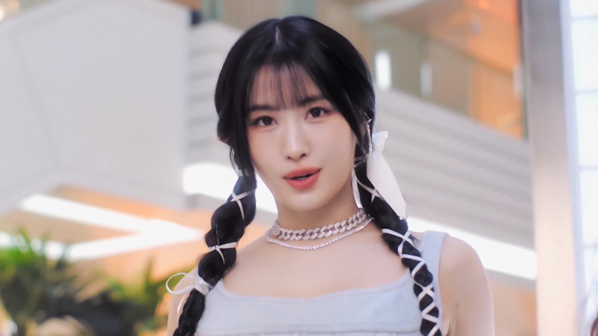 9596x2's tweet photo. #TWICE #트와이스 #MOMO #모모 @JYPETWICE https://t.co/lJIOx7sFSW