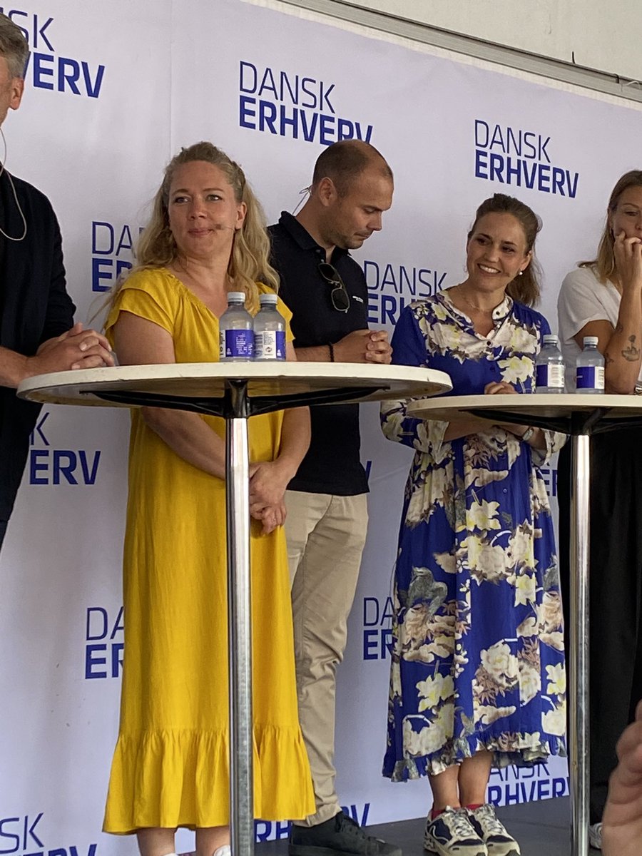 MetteLindstr's tweet photo. Spændende debat hos @DanskErhverv om #AI med IBM, Netcompany, SF og @marie_bjerre https://t.co/zxcuA7rsBm