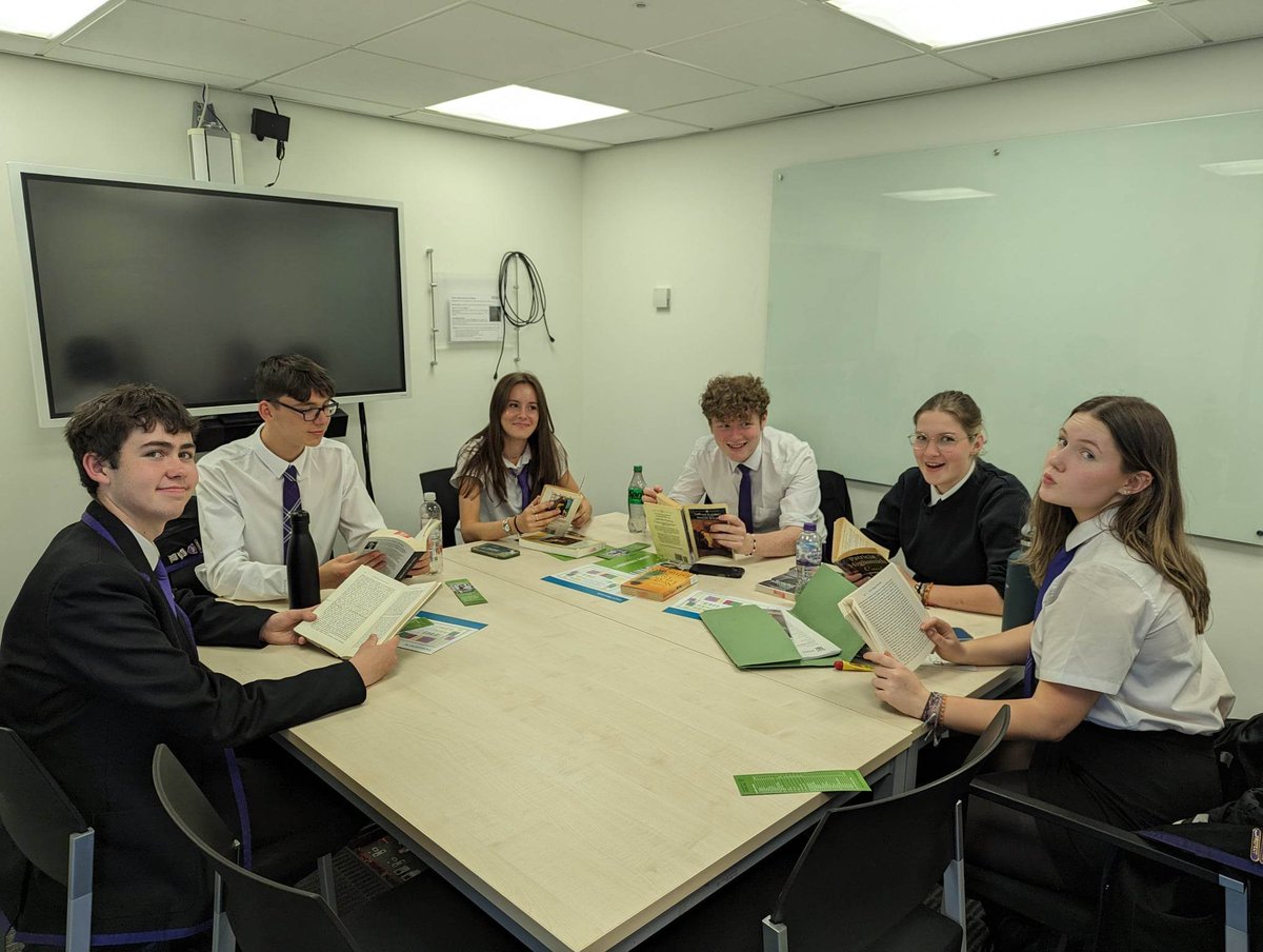 Wallace High English tweet media