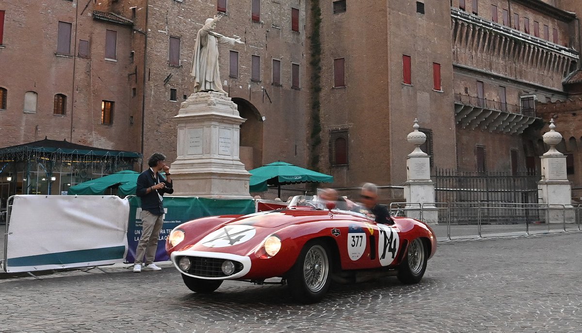 Ferrari's tweet photo. The crew of the #FerrariTribute #1000Miglia 2023 arrived in the Italian capital.
Two of them, the #Ferrari375MM and the #Ferrari750Monza, come from the #FerrariClassiche department and participate at the @millemiglialive
#DrivingFerrari #Ferrari https://t.co/fROun3mwpH