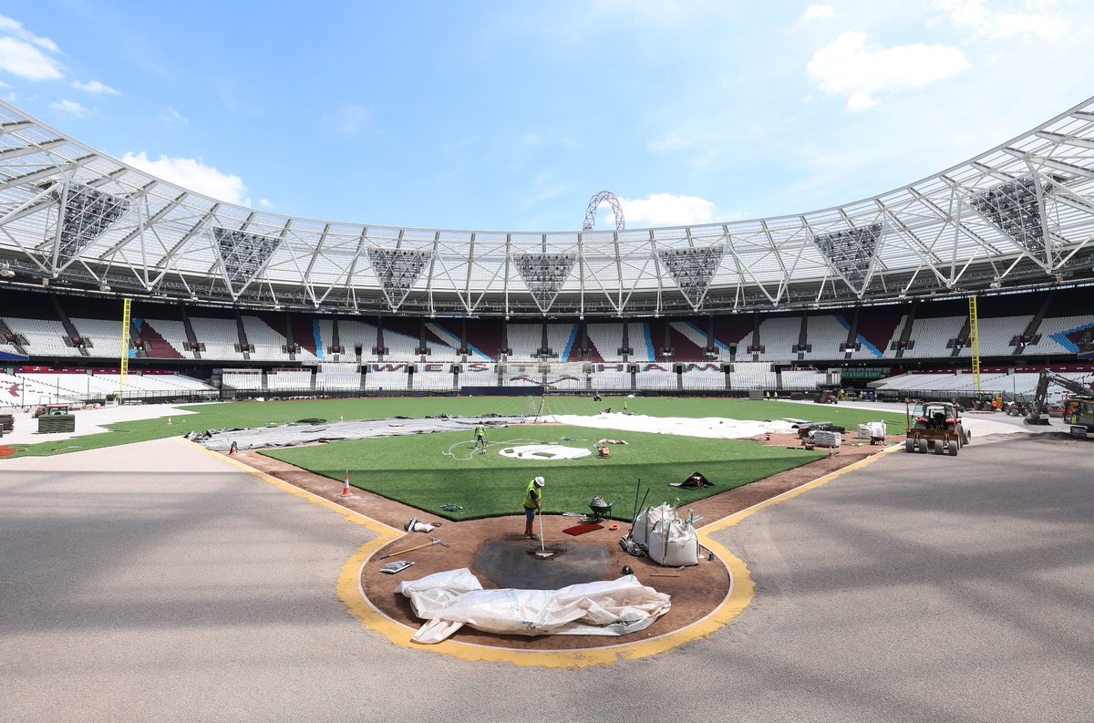 It's taking shape...🔷⚾️

🌱144,000 sq ft artificial turf
🧱345 tonnes of infield clay 
🪨4,000 tonnes of UK sourced aggregate
📍18 metre tall foul poles

Still to come: batter's eye, backstop, cages, dugouts, clubhouses, + 46,000+ sq ft netting!

🎟️ at ticketmaster.co.uk/mlb