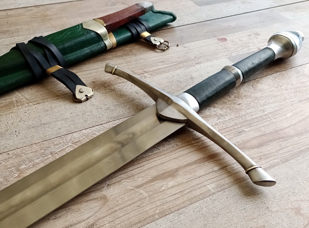 ArannReichhardt's tweet photo. It's done guys
Its Dooooooone!!
When I started this sword I never expected it would involve so much time and effort but I can say it was 100% worth it as it is certainly one of the coolest swords I've ever made :D

(If you wanna make me happy you can just share it around :D!!) https://t.co/QTfsdU0fFr