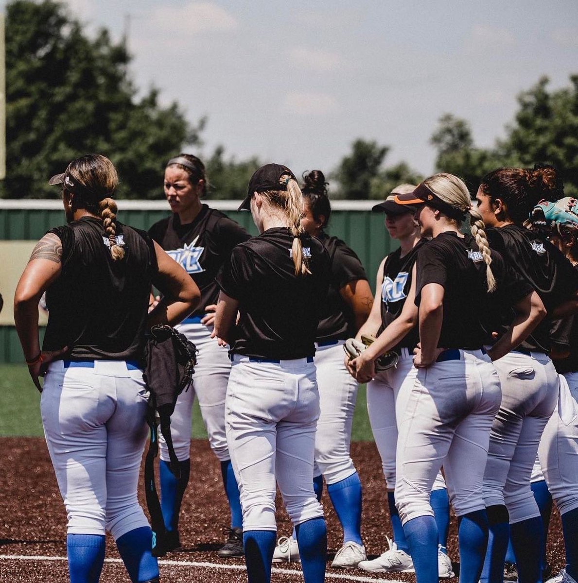 They ask me what I do and who I do it for🗣️ Today we have four full rosters of women playing professional softball w/ @wprofastpitch and I am rooting for every single one of them. A lot went in to get to this particular Opening Day. But I'll save that for another time. 💙🫶🏼