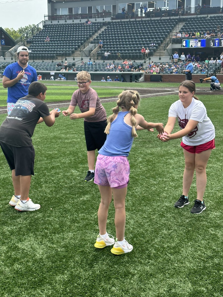 EKUCampusRec's tweet photo. Yesterday, Colonels Camp went out to the ball game for #SportsWeek ⚾️
We had a great time cheering on the Lexington Counter Clocks. Some of us even met the mascot and competed in a water balloon toss on the field!
#ColonelsCamp #YouthPrograms #EKU #GoBigE https://t.co/ZbcoVD258C