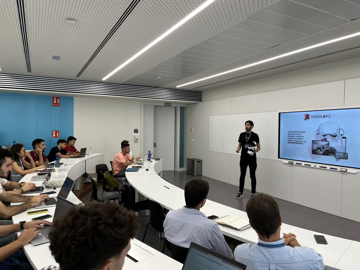 lanzaderaes's tweet photo. Los equipos de @SalesHookup, @Goken_io, Tronando, @thecarmentor_es, Framearq y @dryfing_  cuentan en 5 minutos todo lo que han conseguido en el último mes y cuáles son sus próximos objetivos para el próximo. 🙌🏼 

¡Enhorabuena a todos! 👌🏼 https://t.co/759LzACgLN