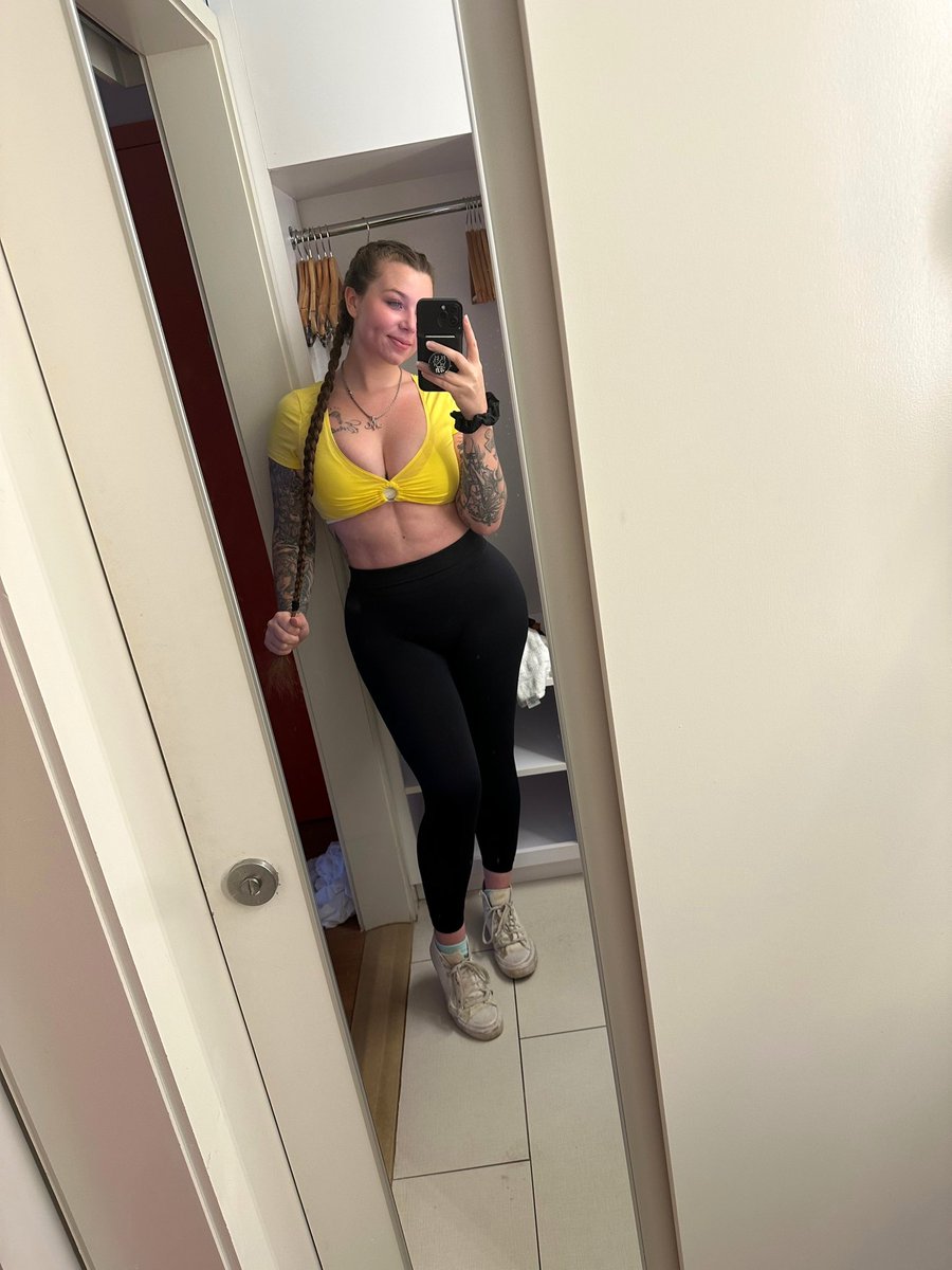 BadassMommy on Twitter "Stop looking at my shoes"