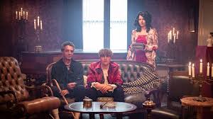 🔪🩸 On est envoyés dans une mystérieuse demeure chez Gamotel. Un meurtre a été commis et nous allons enquêter. Le jeu commence dès notre arrivée et finira...dans la nuit !