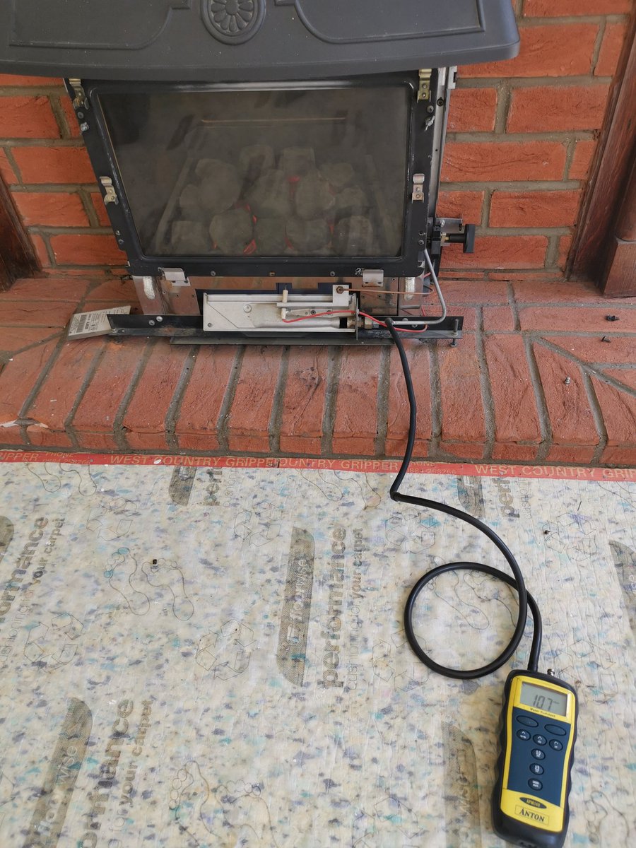 grahammark1978's tweet image. Today should not have been a #gasfire service type of day.