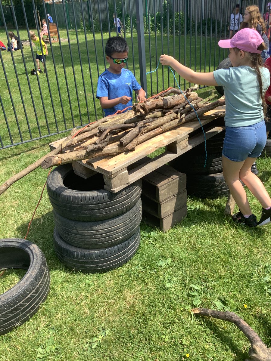 westheathprim's tweet photo. #WHPSClass10 learnt all about tension and compression forces in #WHPSScience this afternoon. We then went outside and created our own bridges thinking about how these forces acted. There was some great collaboration being shown! https://t.co/Dg4xVRZMub