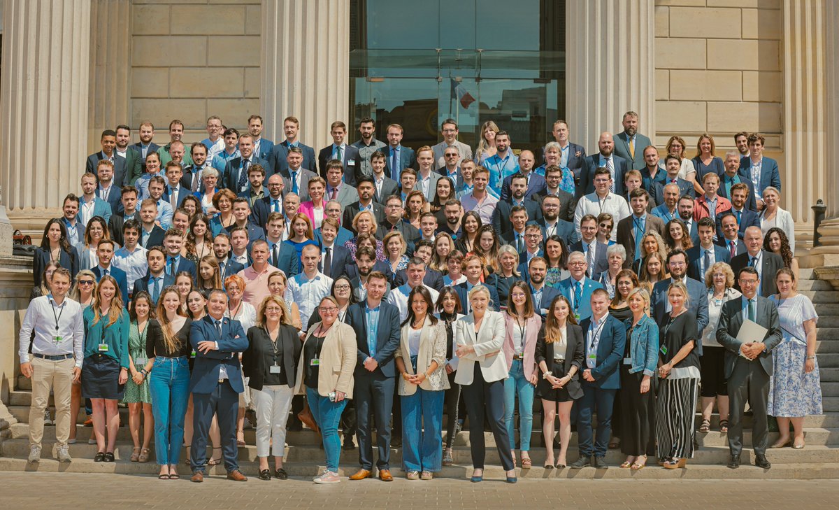 Aujourd'hui nous avons organisé une nouvelle journée de formation des collaborateurs des députés <a href="/RNational_off/">Rassemblement National</a> autour de <a href="/MLP_officiel/">Marine Le Pen</a>.

Grande fierté de réunir tous ces talents qui, à Paris comme dans les circonscriptions, œuvrent à la défense de la France et des Français ! 🇫🇷