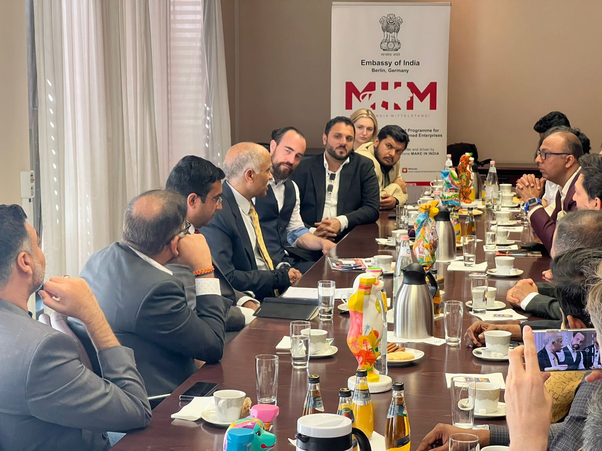 eoiberlin's tweet photo. #AmbHarishParvathaneni met with members of an Indian startup delegation who took part in #AsiaBerlinSummit2023 and discussed the emerging opportunities for 🇮🇳 🇩🇪 startups to innovate togther in sectors of #digitalisation #fintech #AI #energytransition. https://t.co/4FyyuHSz7C