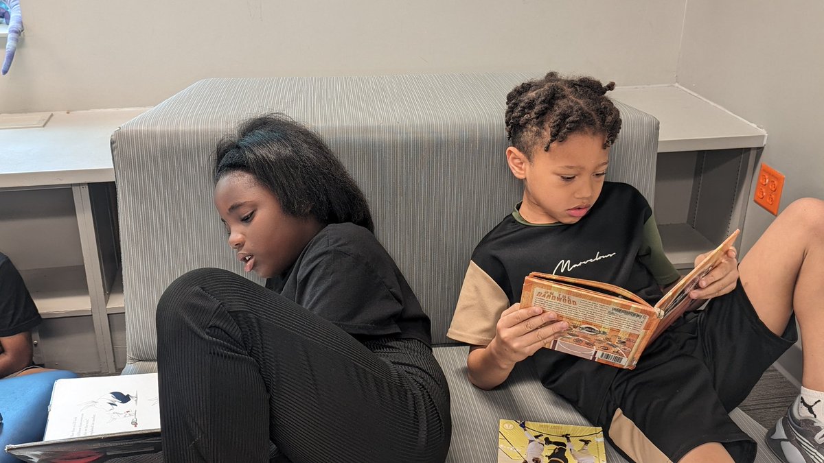 Briggs_Ms's tweet photo. Enjoying some quiet time. Summer reading. #jumpstart2023 https://t.co/sUneq78BNO
