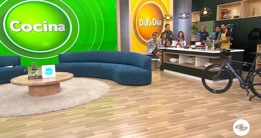 Prensa Movistar Co🇨🇴 (@ptelefonicacol) on Twitter photo A esta hora nuestro <a href="/_mochoman/">Juan Jose Florian Valencia</a> comparte con el equipo de <a href="/DiaaDiaCaracol/">Día a Día</a> <a href="/CaracolTV/">Caracol Televisión</a> #MochomanEsMovistar <a href="/MovistarCo/">Movistar Colombia</a> A esta hora nuestro <a href="/_mochoman/">Juan Jose Florian Valencia</a> comparte con el equipo de <a href="/DiaaDiaCaracol/">Día a Día</a> <a href="/CaracolTV/">Caracol Televisión</a> #MochomanEsMovistar <a href="/MovistarCo/">Movistar Colombia</a>