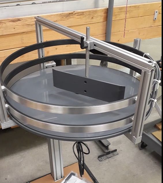 mini_mover's tweet photo. Accumulate products or surge/delay product movement down your production line?  Mini-Mover Rotary Table Accumulators (RTA) can do either job. Read more: https://t.co/nmbUYAWy0F  #minimoverconveyors #conveyorautomation https://t.co/cT5vYZuks1