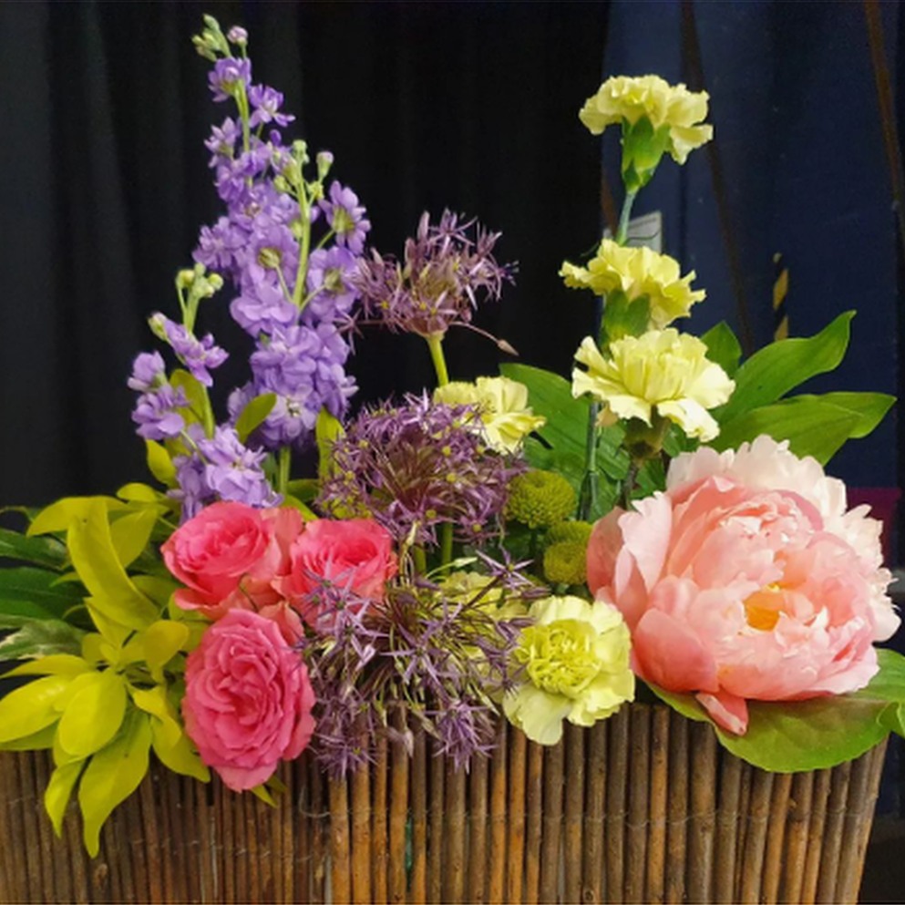 Join Blackheath Flower Club for their monthly demonstration here in the Main Hall tomorrow 1-3pm. 

Visitors welcome £8 fee per demonstration, or £45 annual membership subscription.

#FlowerArranging #FlowerArrangement #Blackheath #Greenwich