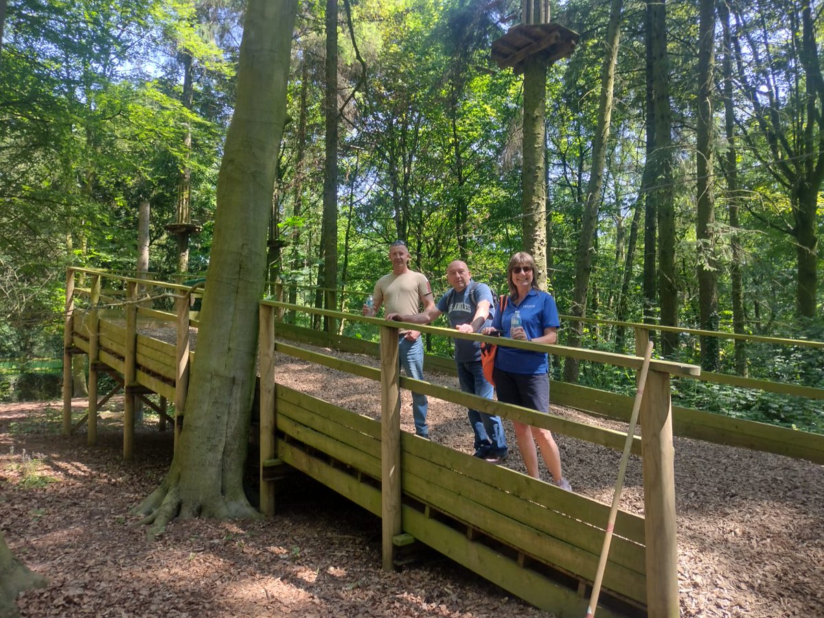 CatZeroOfficial's tweet photo. Great day out with the veterans exploring the grounds and house at Normanby Hall, particularly learning about the Hall's role as an infirmary in WW1. #NormanbyHall #WW1 #Veterans #CatZero #Exploring https://t.co/ckMCf8EBkj