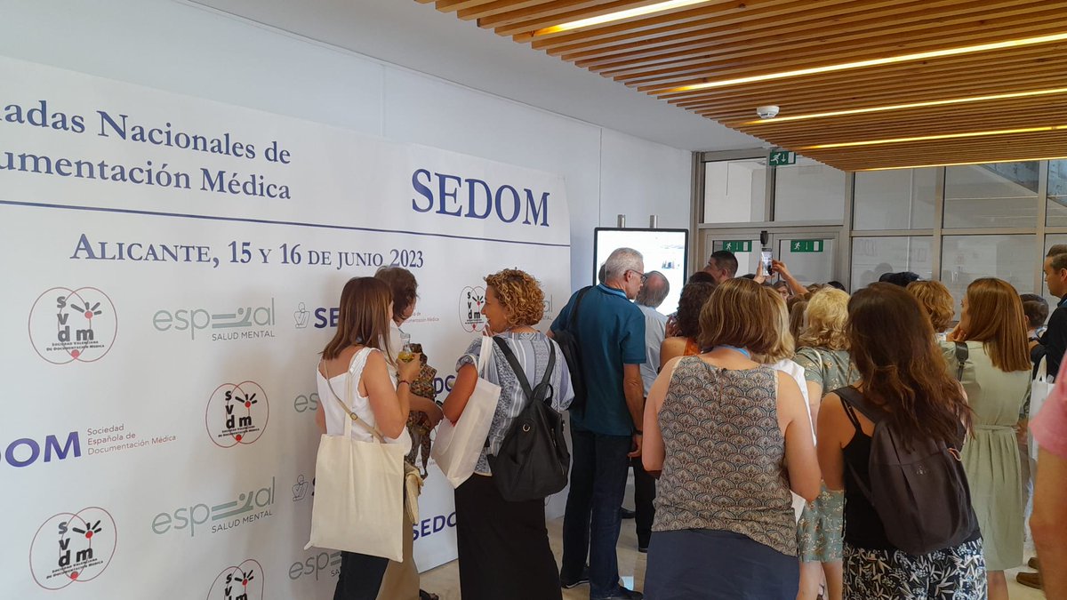 Tras la pausa encarrilamos el final de esta jornada con doble sesión: la defensa de las comunicaciones en ePoster y el taller "Servidor de Terminologías y herramientas de PLN para Codificación en origen con SNOMED CT desde HCE", con Gloria González Gacio.

#DocumentaciónMédica