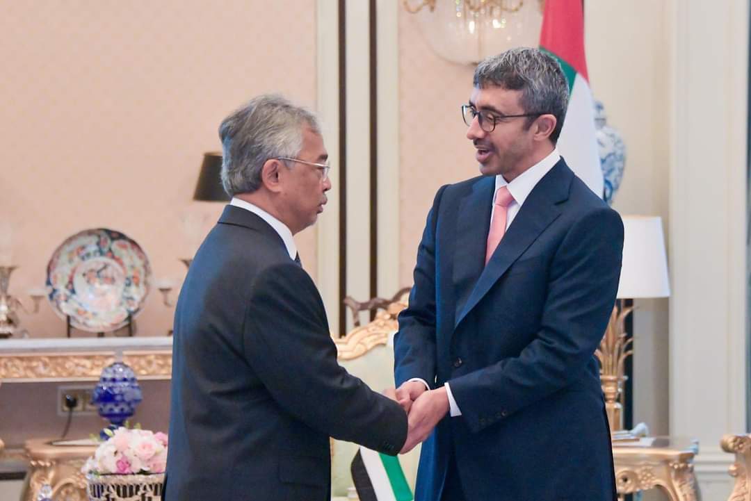 His Majesty The King today received an audience by His Highness Sheikh Abdullah bin Zayed Al Nahyan, Minister of Foreign  Affairs of UAE. HH Sheikh Zayed is on a 2-day Official Visit to Malaysia.